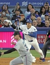 山本4失点、大谷は右前打　鈴木5号ソロ、村上2番