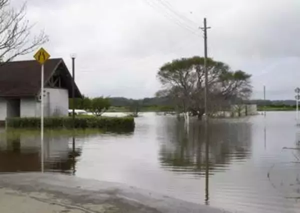 なお4人が行方不明、捜索続く　台風25号被害、連休明けも冠水
