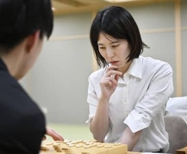 福間香奈五冠、プロ試験2敗目　初の女性棋士ピンチに