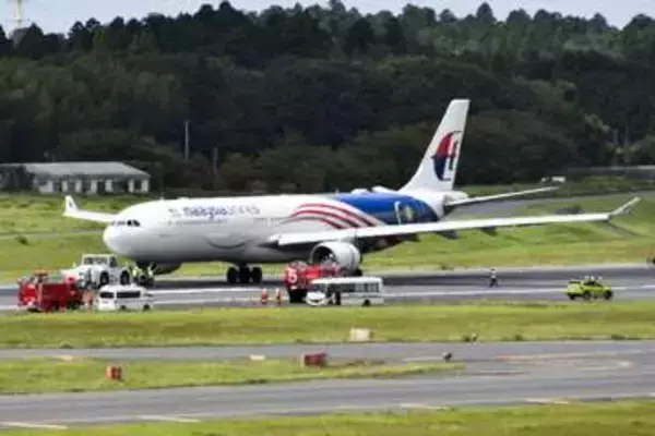 成田滑走路上で離陸中止　マレーシア機、けがなし