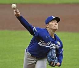 山本、7回無失点で14勝目　岡本は右前打、村上は4番
