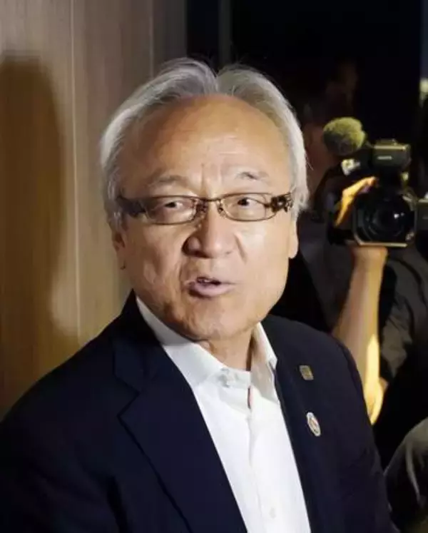 福岡議長、9月議会めど辞任　金銭疑惑「県政混乱の責任」