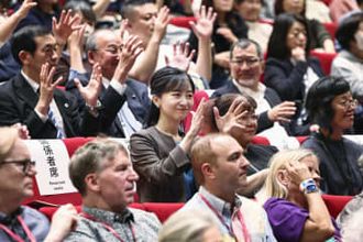 佳子さま「国際ろう芸術祭」出席　東京杉並区ホール「座・高円寺」