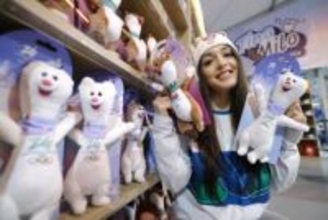 白茶のオコジョ、人気上昇　大会マスコット、グッズ品薄も