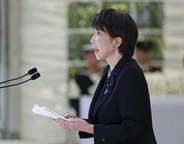 首相、殉職自衛隊員追悼式で哀悼　「遺志継ぎ平和守る」