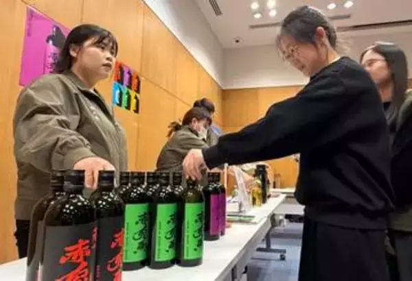 中国・上海で抹茶の魅力PR　茶道講演や試飲楽しむ