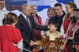 「サハリンと大陸の架橋は「必要」　ロシア大統領、少数民族と会合」の画像1