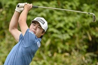 狙うは35年ぶりレフティー優勝　ゴルフ細野、初Vへ首位捉える