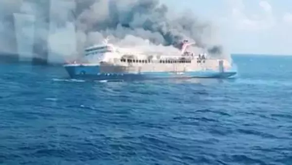 フェリー火災で5人死亡　41人不明、インドネシア