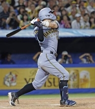 ヤ4―7神（3日）　佐藤が2本塁打4打点