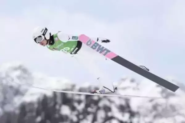 「中村7位、内藤は12位　W杯ジャンプ男子最終戦」の画像