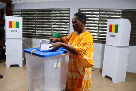 ギニア大統領選 政変首謀者勝利か