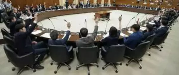 国民投票法案が可決　参院憲法審、24日成立へ