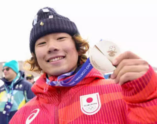 美容師の父と二人三脚、滑り磨く　ビッグエア11位から雪辱