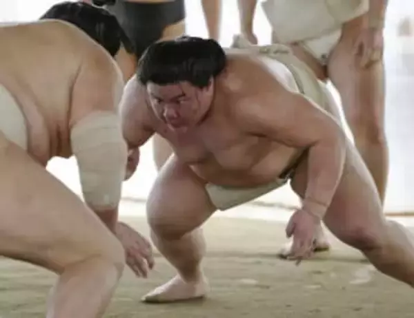 義ノ富士、新三役へ精力的　前に出る馬力、徹底的に磨く