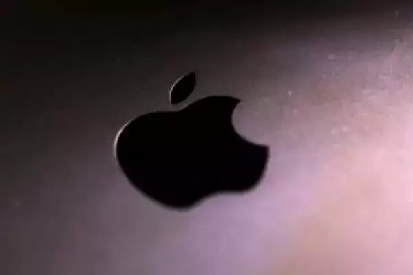 アップル、折り畳みスマホ披露か　来月9日に特別イベント