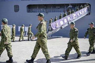 自衛隊の輸送艦がインドネシアへ　ヘリで山林火災の消火、海外で初
