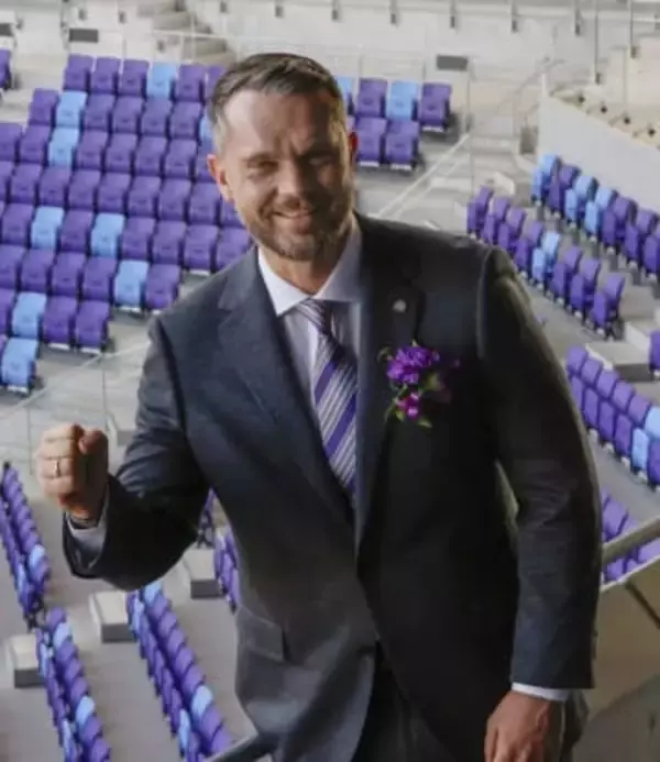 ガウル氏「対話を重視」　広島新監督就任記者会見