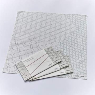 京大、ノーベル賞ハンカチ販売へ　北川進氏の金属有機構造体の模様