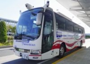 大型バス自動運転で試乗会　中部空港周辺の高速道路