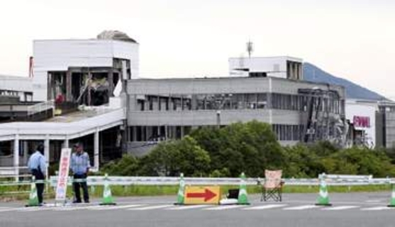 イオン複数社員が再入館を許可　安全確認完了前、熊本地震