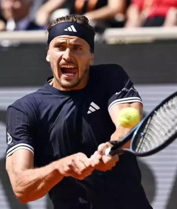ズベレフ、全仏テニス初優勝　イタリアのコボリ破る