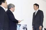 「荒井優氏が札幌市長選出馬へ　元衆院議員、中道に離党届」の画像1