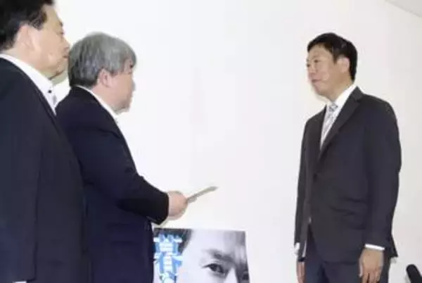 荒井優氏が札幌市長選出馬へ　元衆院議員、中道に離党届