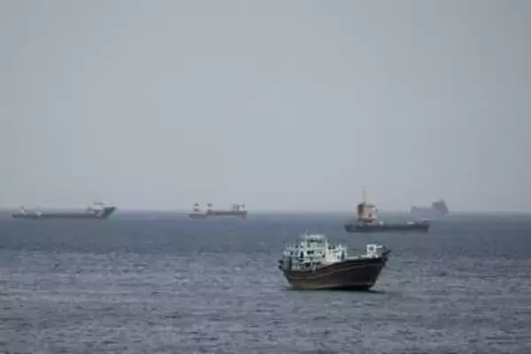 「無許可通航」理由に拿捕　革命防衛隊、銃撃で損傷も