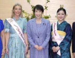 首相「友好の架け橋」　全米さくら女王と面会