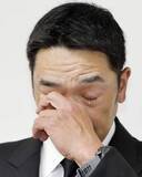 「阿部前監督、涙流し言葉に詰まる　深々謝罪「名を汚してしまった」」の画像1