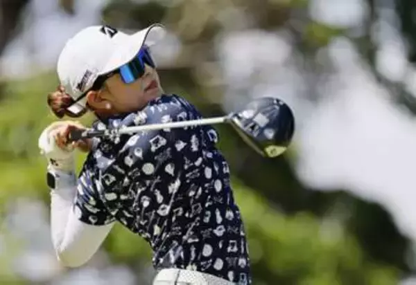 19歳の加藤麗奈、首位守る　大東建託女子ゴルフ第3日