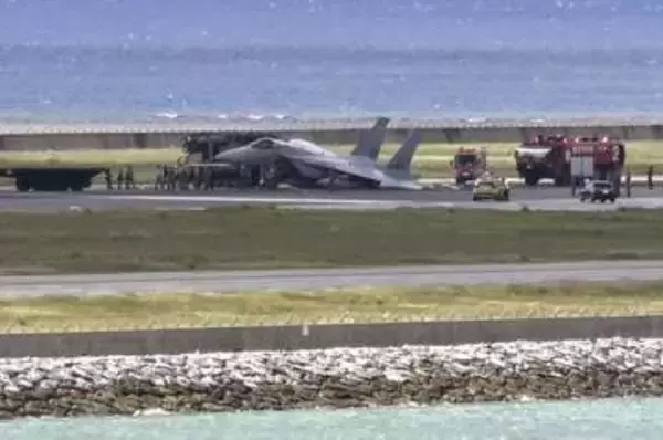 那覇で空自F15が立ち往生　B滑走路一時閉鎖、けが人なし