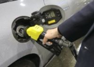 ガソリン3カ月ぶり160円台　イラン緊迫、来週も上昇