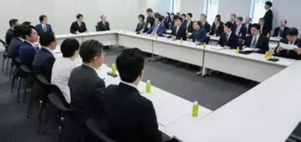 消費減税、時期や財源焦点　国民会議、主張隔たり