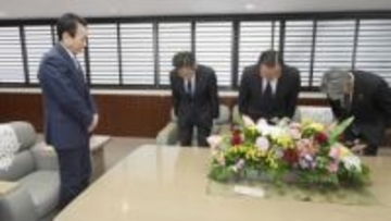 中部電社長、静岡県知事に謝罪　浜岡原発、耐震データ不正で訪問