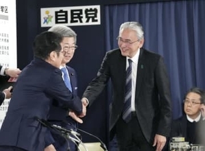 自民、国会主導へ議席確保　大敗一転、首相人気背景に