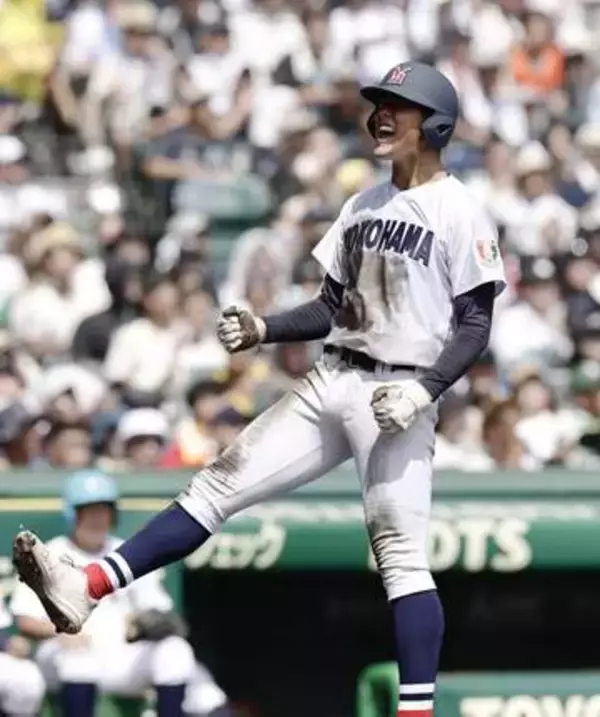 横浜7―2沖縄尚学　横浜、投打で圧倒