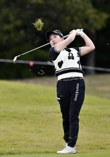 女子ゴルフ、永井花奈が単独首位　延田グループ・マスターズ