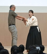 痴漢被害防止に護身術指南　品川女子学院で防犯イベント