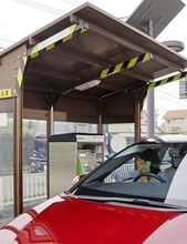 車から公衆電話、今も現役　珍名所、災害で頼れる1台