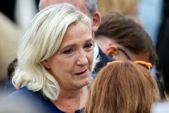 仏上院選、極右が勢力拡大　ルペン氏大統領選に追い風