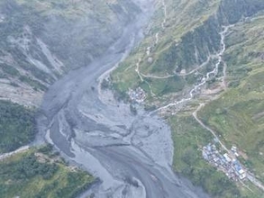 ネパール土石流で5人不明　相次ぐ災害、避難呼びかけ