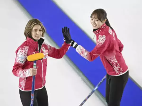 日本女子、2位でプレーオフ進出　男子4勝目、カーリング五輪予選
