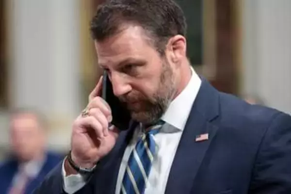 「国土安全保障省職員に給与支払い　トランプ氏、大統領覚書に署名」の画像