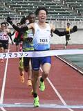 「ハーフマラソン、平山大雅が優勝　全日本実業団、女子は樺沢和佳奈」の画像1