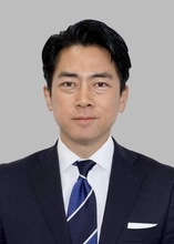 小泉氏「敵地」でW杯観戦　オランダ国防相と