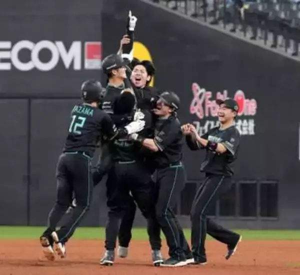 日5―4楽（22日）　奈良間がサヨナラ打