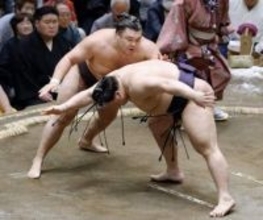 大関復帰の霧島が2連勝　琴桜2連敗、夏場所2日目
