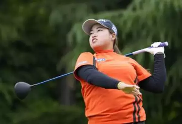 20歳の入谷響が首位に立つ　女子ゴルフ、4位から出て67